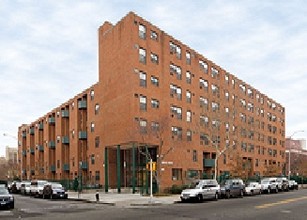 Maria Lopez Plaza in Bronx, NY - Building Photo - Building Photo