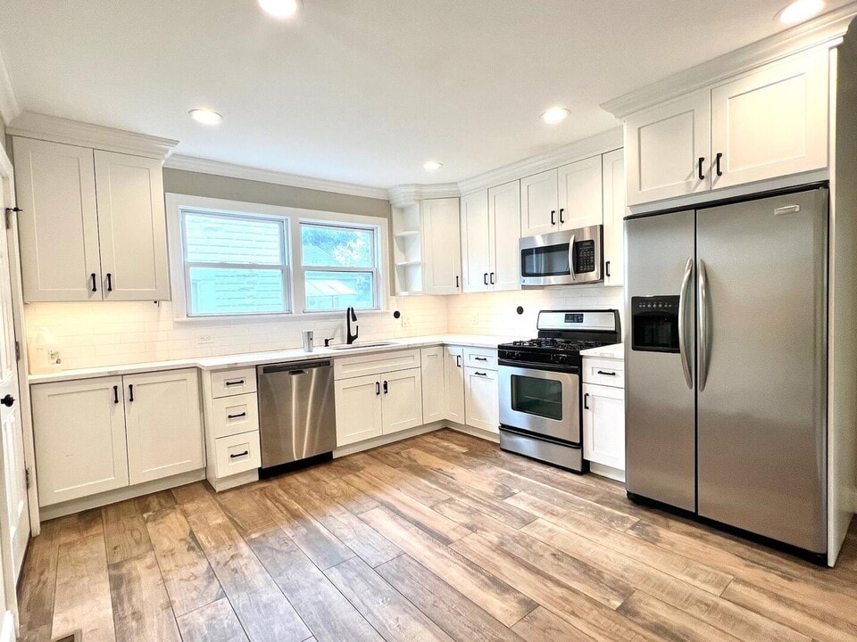 13 Hazel St in Central Islip, NY - Building Photo