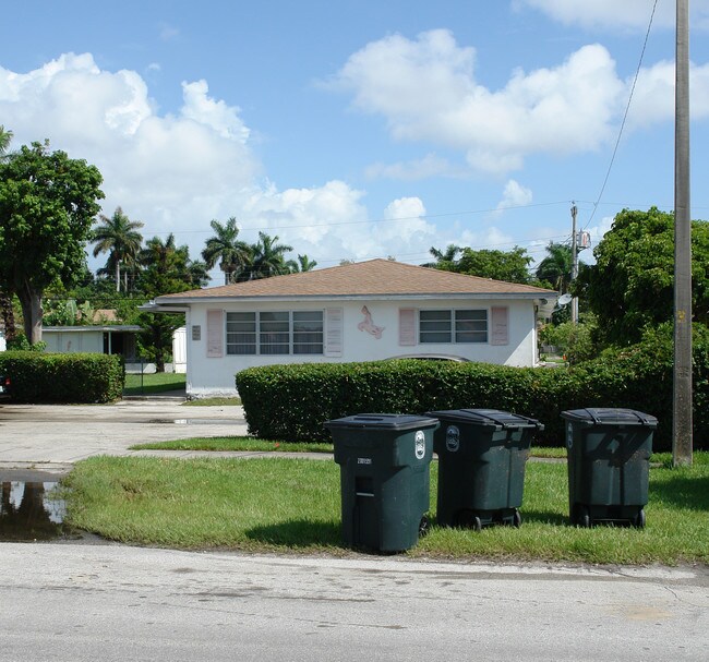 451-457 NE 139th St in Miami, FL - Building Photo - Building Photo