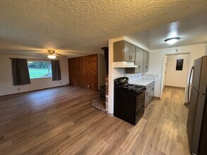 1281 Underhill Ave in Mckinleyville, CA - Building Photo - Building Photo