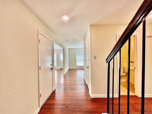3038 Sam Houston Dr in Sugar Land, TX - Building Photo - Building Photo
