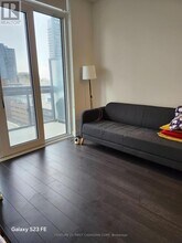 39 Roehampton Ave in Toronto, ON - Building Photo - Building Photo