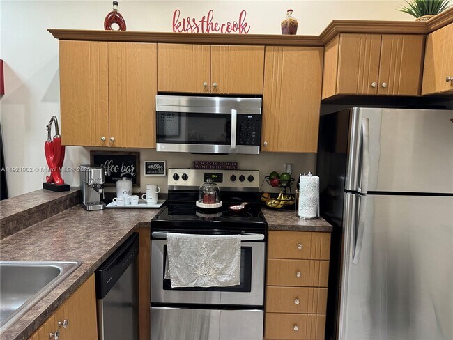 9446 SW 140th Ct in Miami, FL - Building Photo - Building Photo