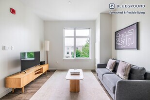 240 Sidney St in Cambridge, MA - Building Photo