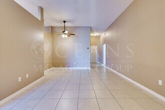 5346 Royal Plantation Blvd in Port Orange, FL - Foto de edificio - Building Photo