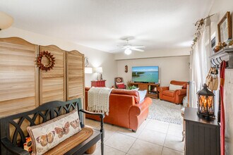 1208 12th Ct in Palm Beach Gardens, FL - Building Photo - Building Photo