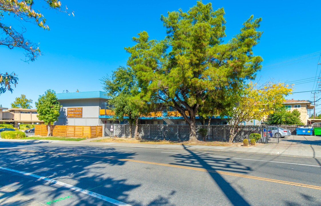 Ugarte Park Apartments in Sacramento, CA - Building Photo