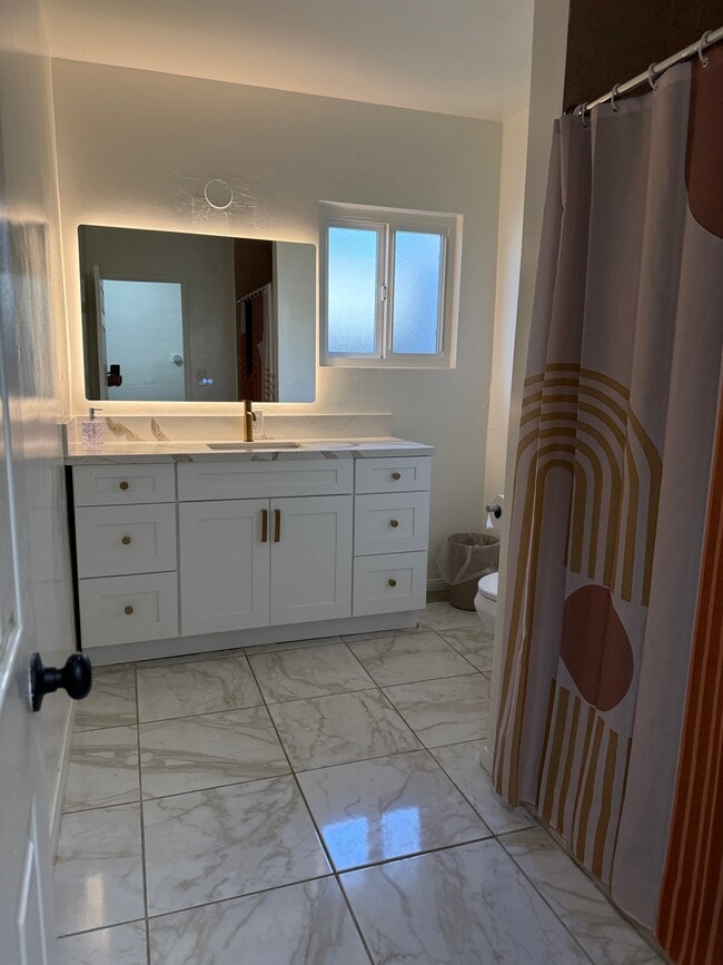 25446 Lane St in Loma Linda, CA - Foto de edificio - Building Photo