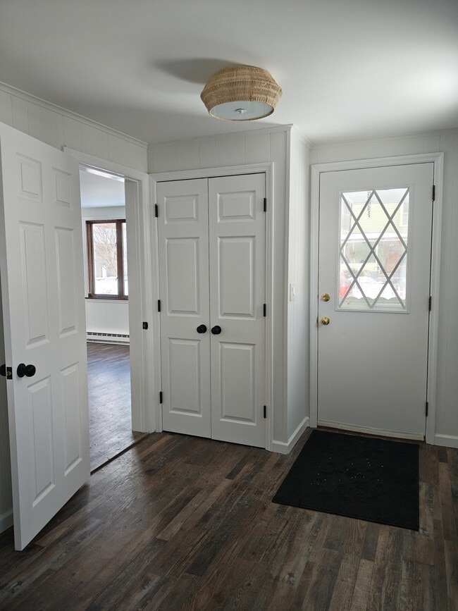 18 Tremper Ave in Phoenicia, NY - Building Photo - Building Photo