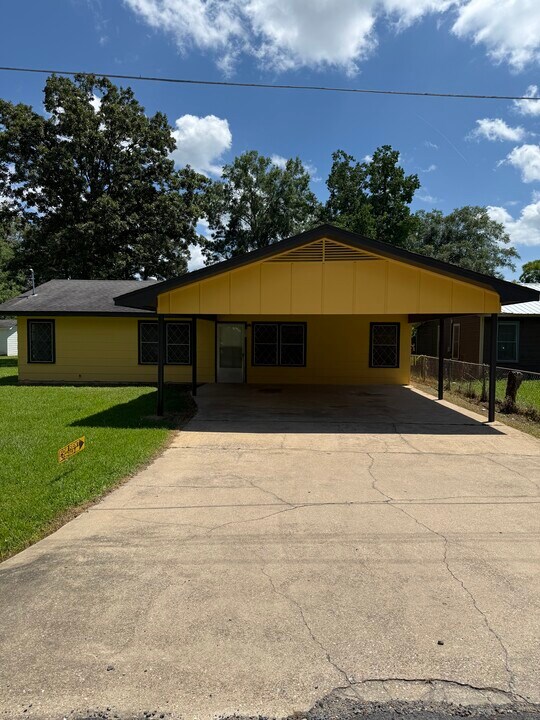 803 Garland St in West Monroe, LA - Foto de edificio