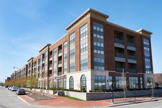 Apartments at the Yard: Keystone in Grandview Heights, OH - Foto de edificio - Building Photo