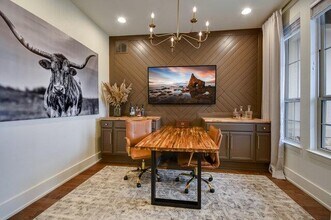 2401 Sunset Vista Cir in Spicewood, TX - Building Photo - Building Photo