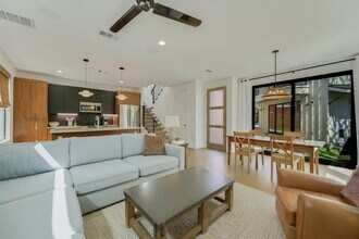 907 Redd St in Austin, TX - Building Photo - Building Photo