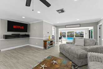 3921 Americana Dr-Unit -ID1230862P in Tampa, FL - Foto de edificio - Building Photo