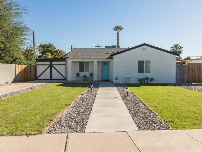 property at 911 W Roma Ave