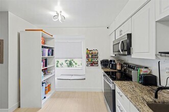 1819 Clearbrooke Dr in Clearwater, FL - Building Photo - Building Photo