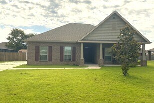 5870 Pescara Dr in Pace, FL - Building Photo
