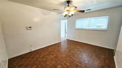3000 SW 52nd St in Oklahoma City, OK - Building Photo - Building Photo