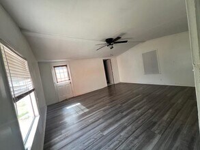 230 Cody Ln in Kyle, TX - Building Photo - Building Photo