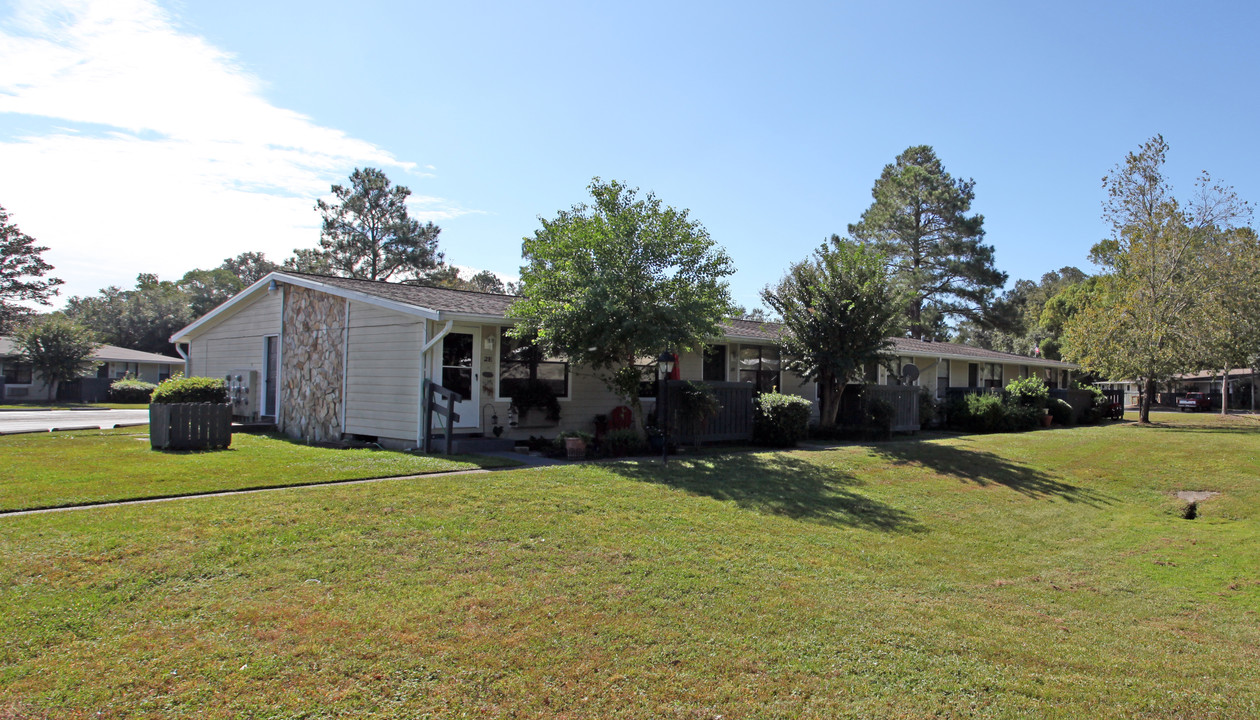 West Park Village in Pensacola, FL - Building Photo