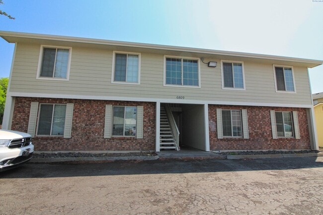 property at 6809 W Kennewick Ave