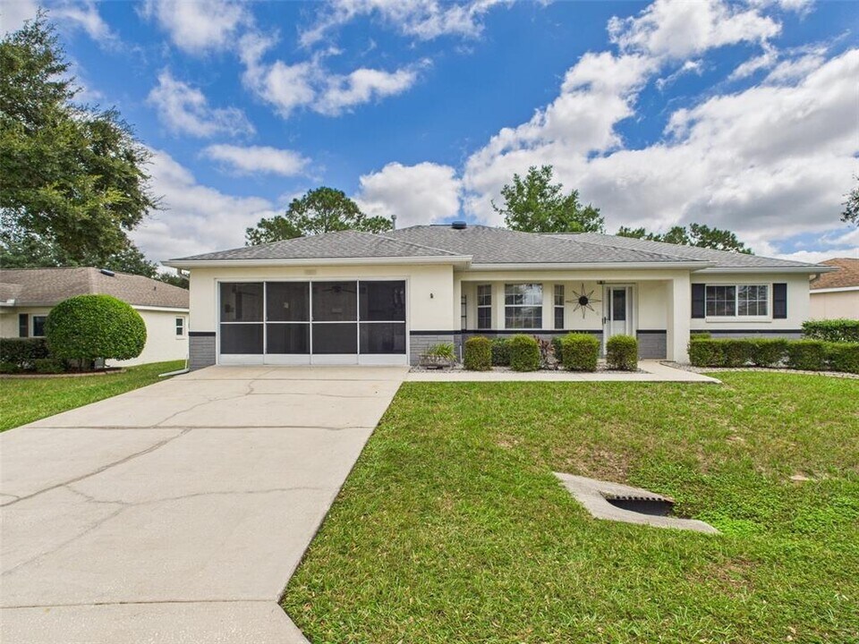 9679 SW 99th Ave in Ocala, FL - Building Photo