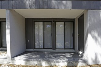 Woodland Villas in Gainesville, FL - Building Photo - Interior Photo