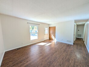 25 Wildwood Ave in Weaverville, NC - Building Photo - Building Photo