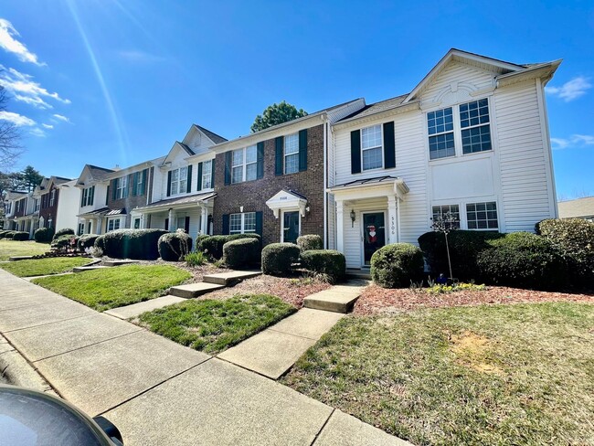 property at 5308 Jocelyn Ln