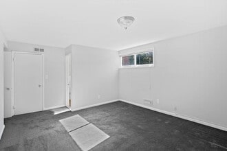 The Greenbriar in Baltimore, MD - Foto de edificio - Building Photo