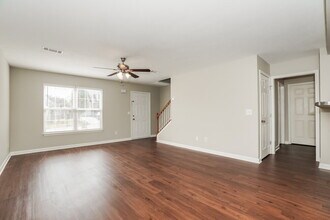 146 Howard Woody Dr in La Vergne, TN - Building Photo - Building Photo