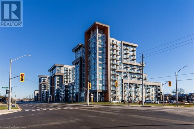 460 Dundas St E