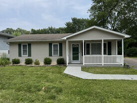 331 Frey Ln in Fairview Heights, IL - Building Photo