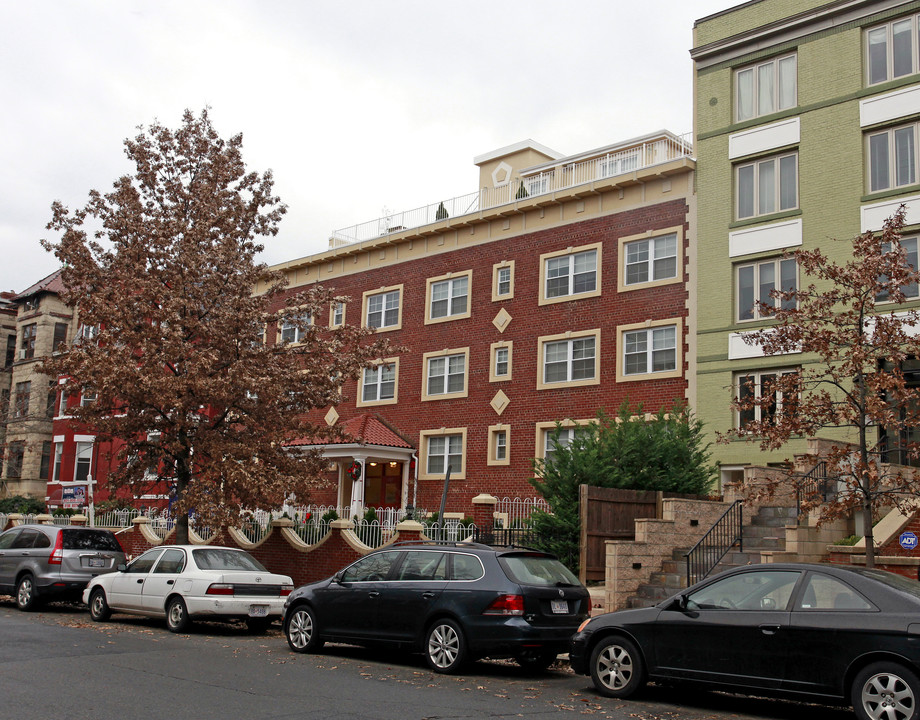 Segovia Apartments in Washington, DC - Building Photo