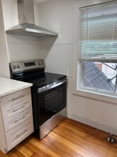 288 Carew St, Unit 3 in Chicopee, MA - Building Photo - Building Photo