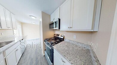 2411 E St Vrain St in Colorado Springs, CO - Foto de edificio - Building Photo