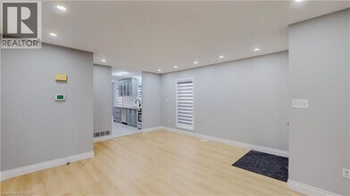 133 Wake Robin Dr in Kitchener, ON - Building Photo - Building Photo