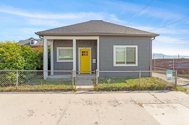 118 E Platinum St