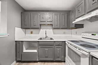 47 West St in Randolph, MA - Building Photo - Building Photo