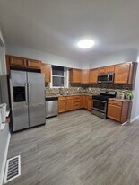 1915 Harvey Ave, Unit 1915 Berwyn in Berwyn, IL - Building Photo