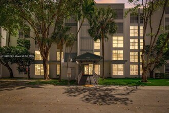 17620 Atlantic Blvd in Sunny Isles Beach, FL - Building Photo - Building Photo