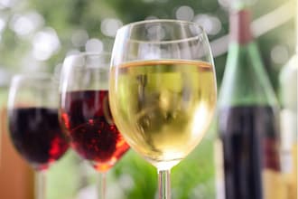 Kawana Springs in Santa Rosa, CA - Foto de edificio - Building Photo