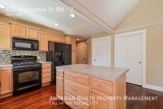 822 California St NW in Grand Rapids, MI - Building Photo - Building Photo