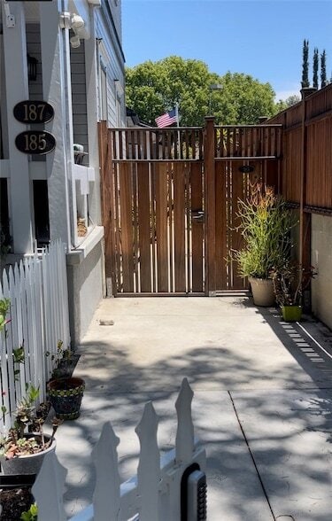 185 N Grand St in Orange, CA - Building Photo - Building Photo