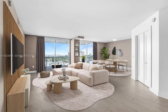 10 Venetian Way in Miami Beach, FL - Building Photo - Building Photo