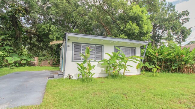 property at 1709 Cloverlawn Ave