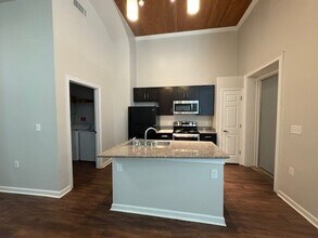 476 Poplar St in Macon, GA - Building Photo - Building Photo