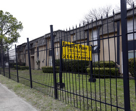 Frances Place Apartments in Dallas, TX - Building Photo - Building Photo