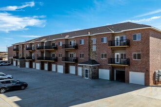 Wilderness Hills South Apartments in Lincoln, NE - Building Photo - Building Photo