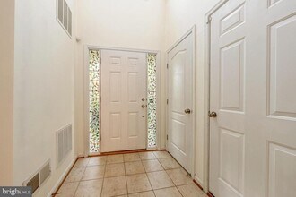 22571 Highcroft Terrace in Ashburn, VA - Building Photo - Building Photo